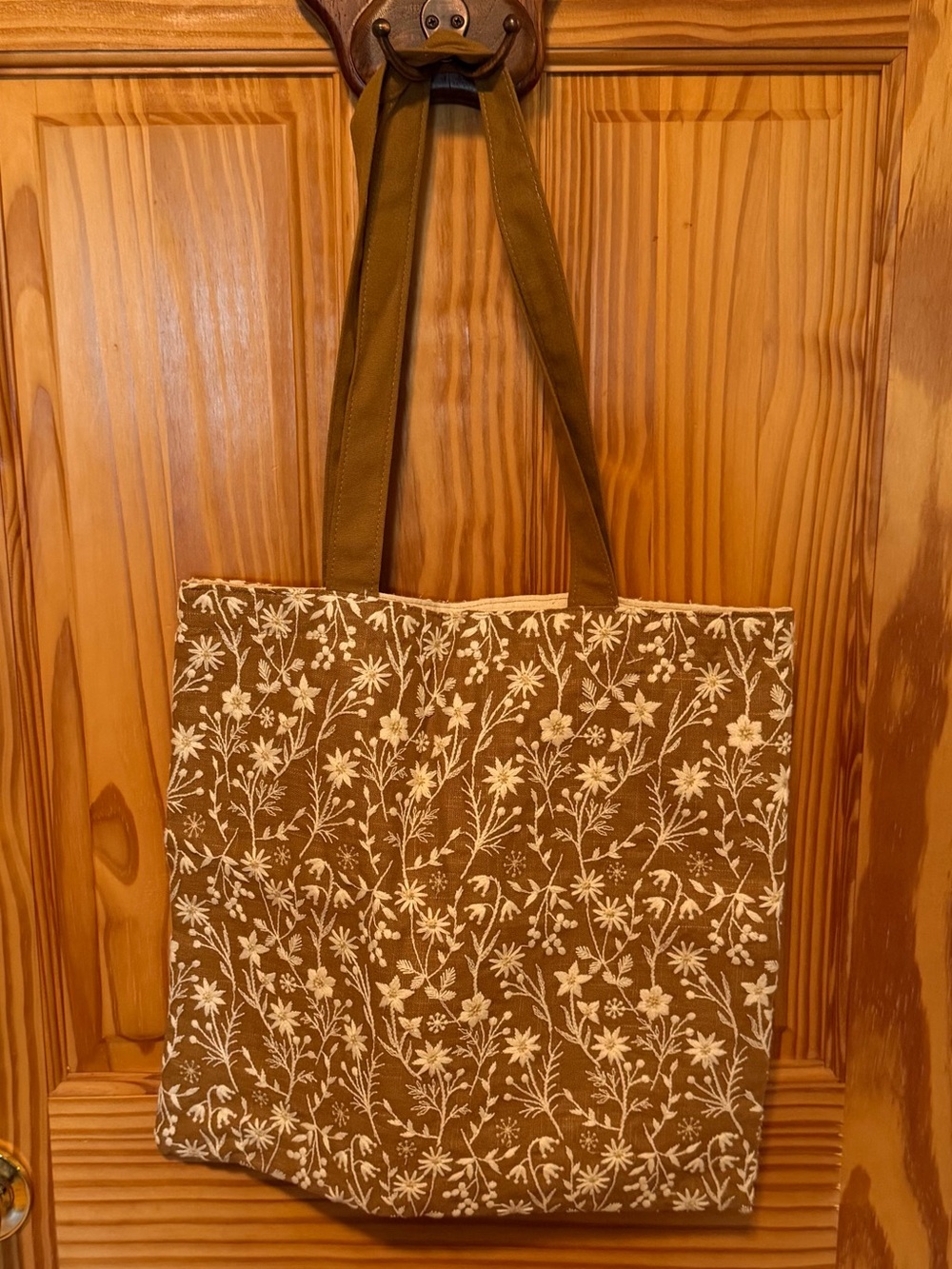 Chamomile Sweet Boutique Embroidered Tote. NWOT